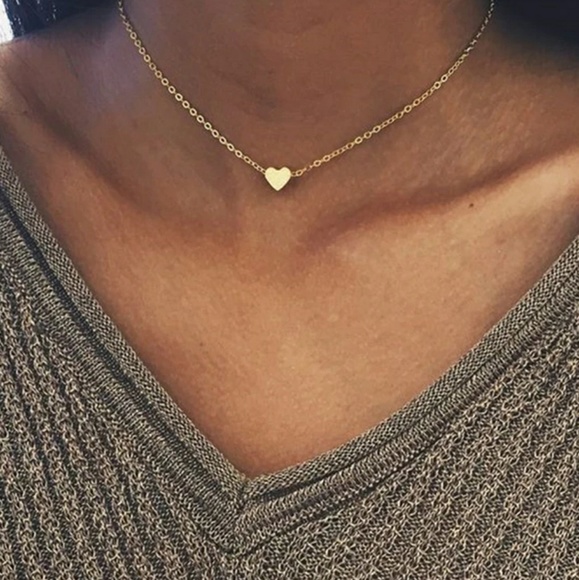 Gold tone heart choker - Picture 2 of 3